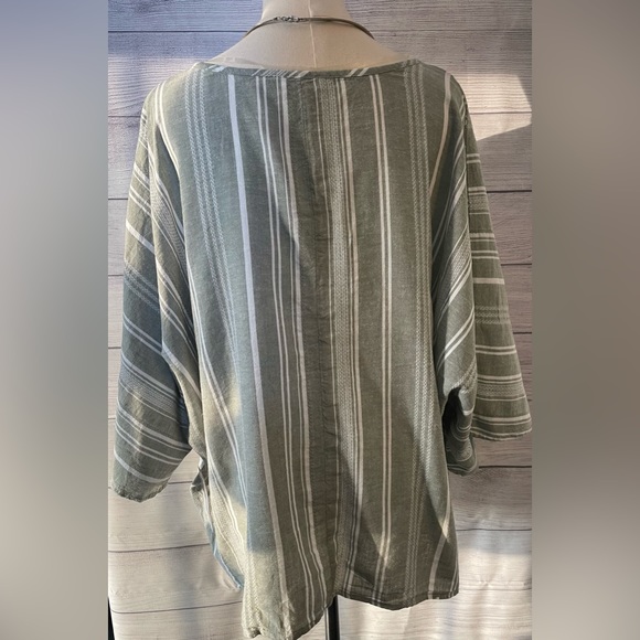NWT Linen Blend Light Olive White Stripe Baggy Boho Front Tie Top - Picture 2 of 9